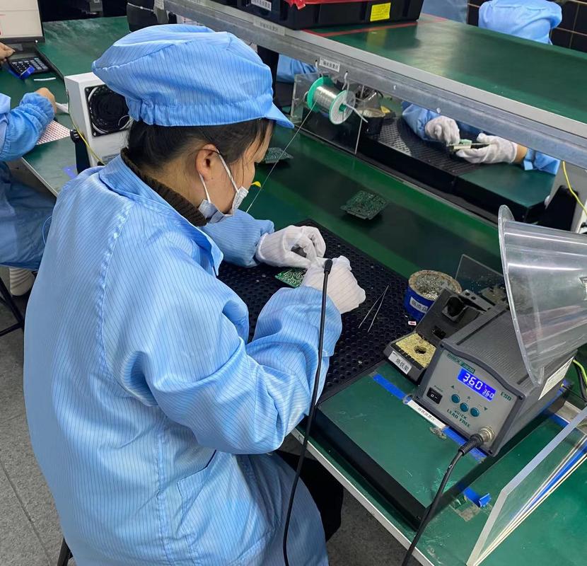 工业传感器小批量试制贴片焊接工位实拍