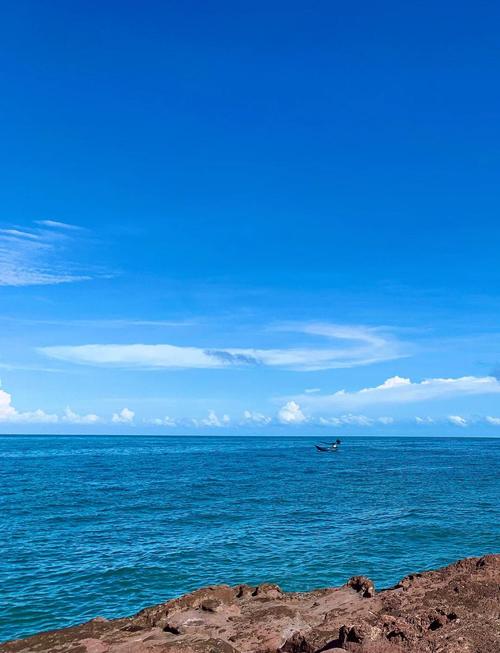 涠洲岛蓝色海水