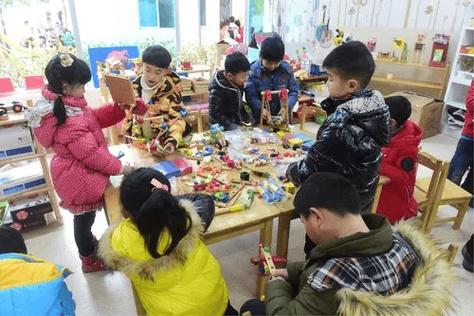 森林幼儿园不是疯玩:它是给娃的五接口快充站