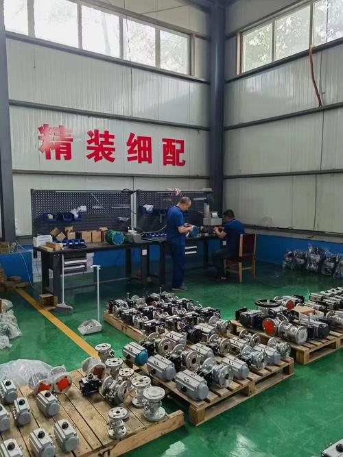 广东佛山百年家族陶瓷阀门工厂车间