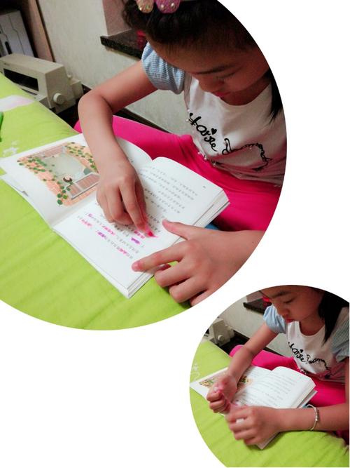 小学生在自己读的章节书书页角做折角标记的手部特写