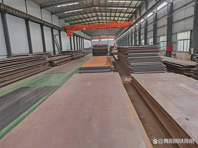 机械制造车间分类存放钢板边角料实景