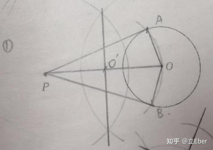 现代设计师使用精密工程圆规绘制设计蓝图