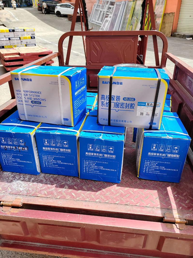 家装密封胶产品包装标识实拍图