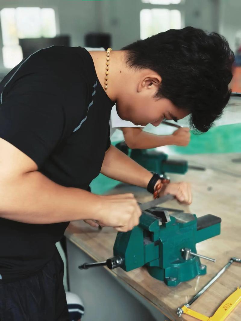 刀具管理工程师调刀现场