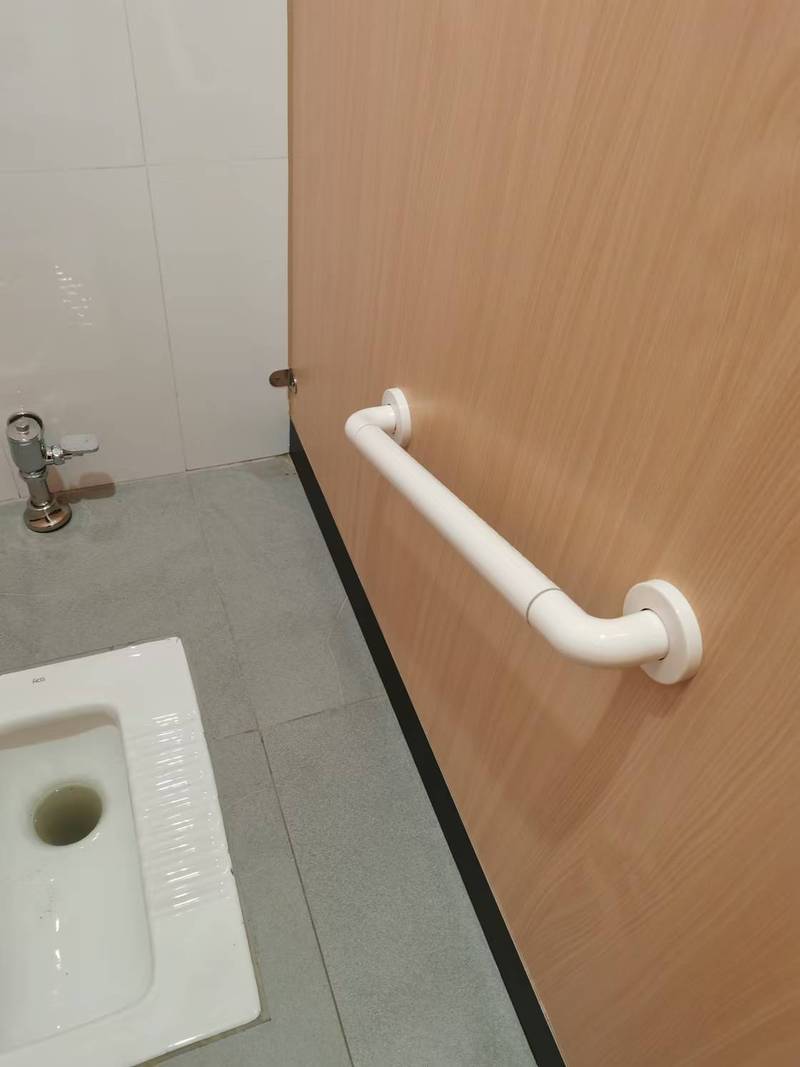 家装无障碍卫生间扶手安装实景图