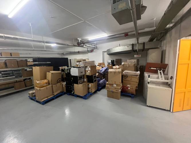 中小企业工厂仓库乱堆货现场