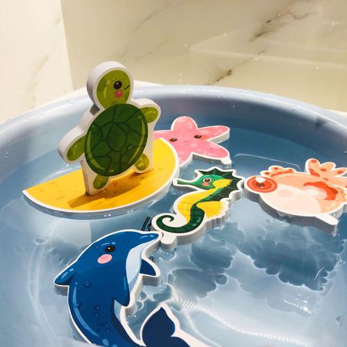 儿童浴室洗澡沉浮玩具亲子实验实拍