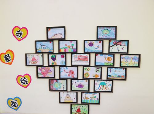 幼儿园儿童废旧材料手工作品展示墙