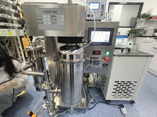 工业喷雾干燥塔内部雾化器结构实物
