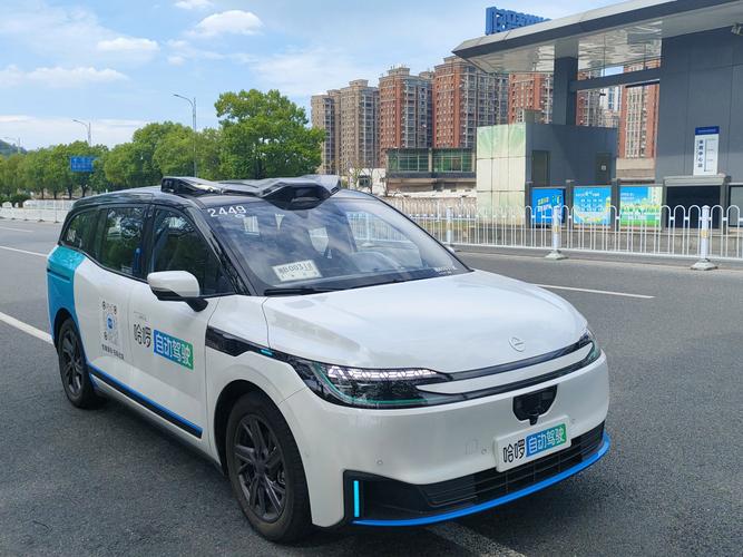 城市道路测试的自动驾驶网约车