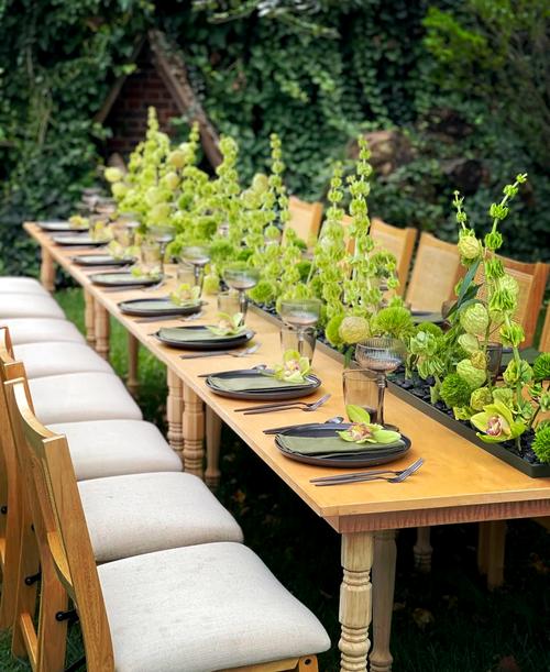 户外长桌早午餐式婚宴布置