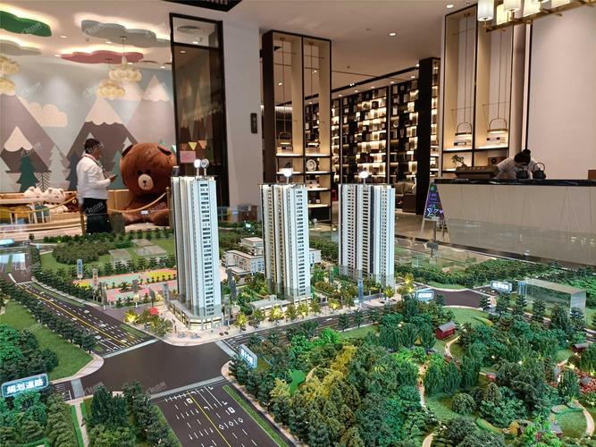 楼盘售楼处沙盘与实景对比实拍图