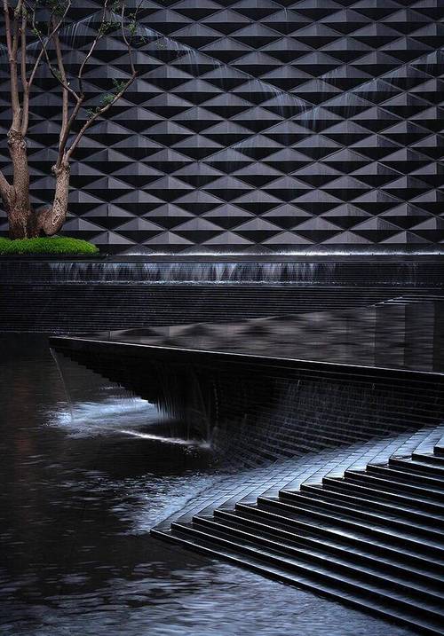 天然黑色卵石水景铺装实景