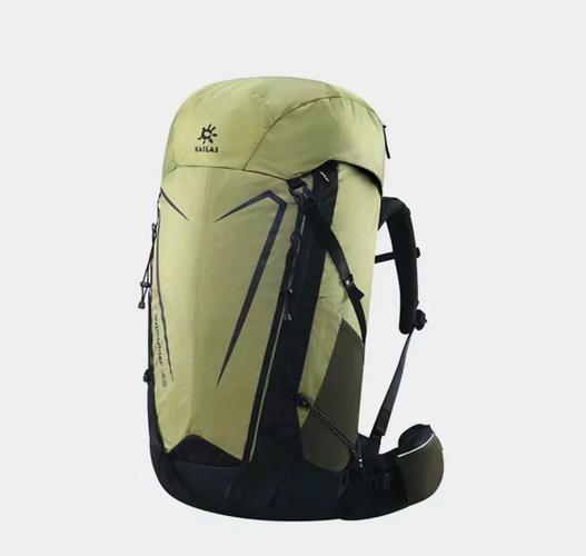 登山鞋 防晒霜 遮阳帽 户外背包 短途出行物品