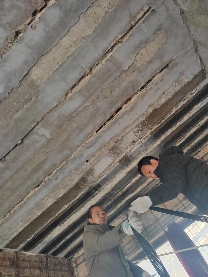 碳纤维布基础加固施工流程特写