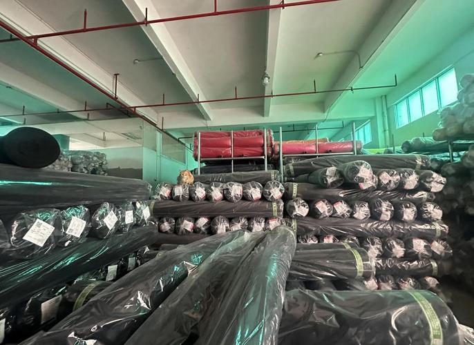 苏南纺织产业带工厂仓库待打包布料堆头