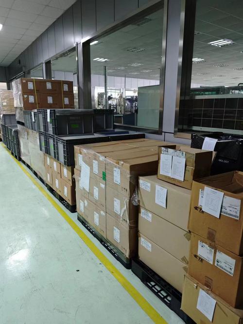离散汽车零配件厂传统呆滞料库存堆放现场
