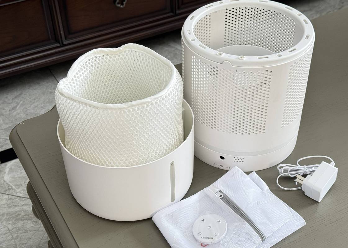 清洁后的干净加湿器水箱实拍
