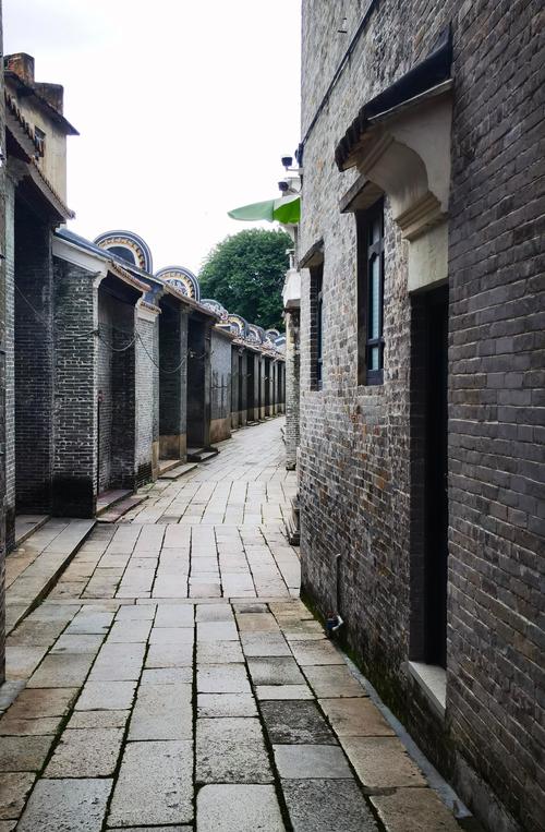 佛山石板路行走注意