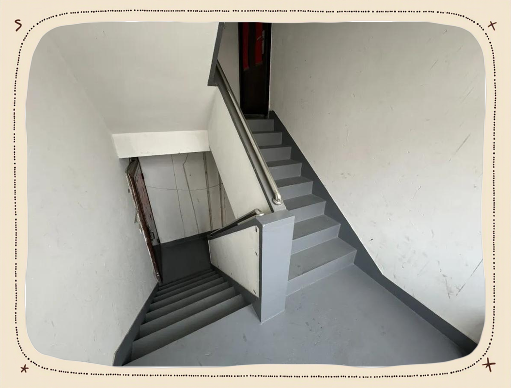 南京老小区步梯楼公共楼道实景