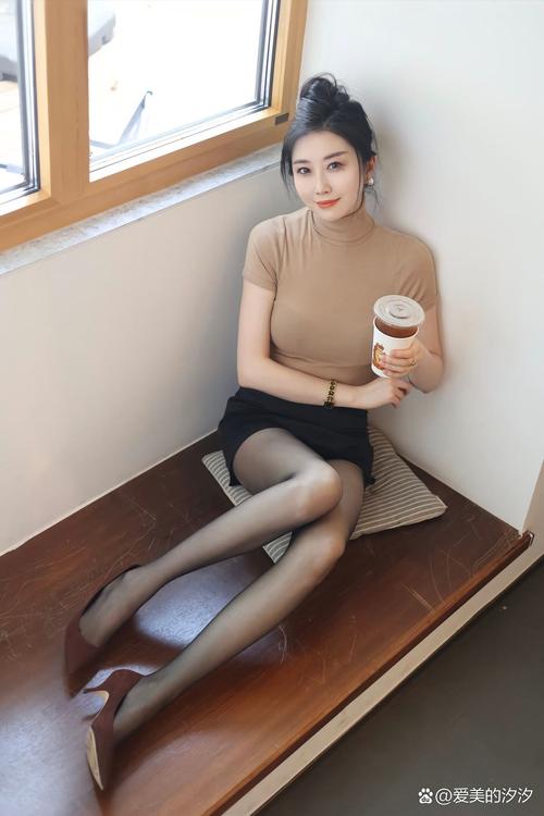 短一点，老实一点，反而更性感