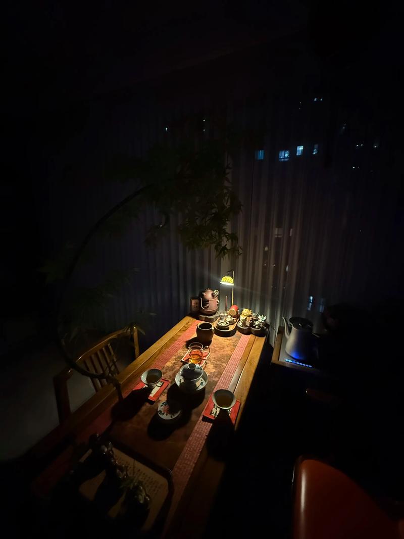 深夜的茶楼,孤独的治愈
