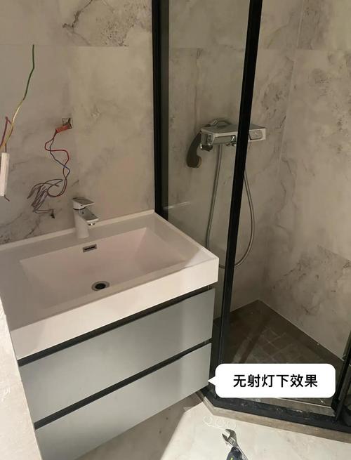 卫生间淋浴区防水射灯安装细节图