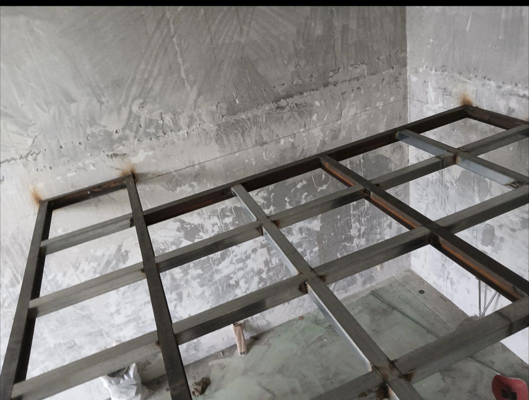 槽钢搭建阁楼框架现场施工图