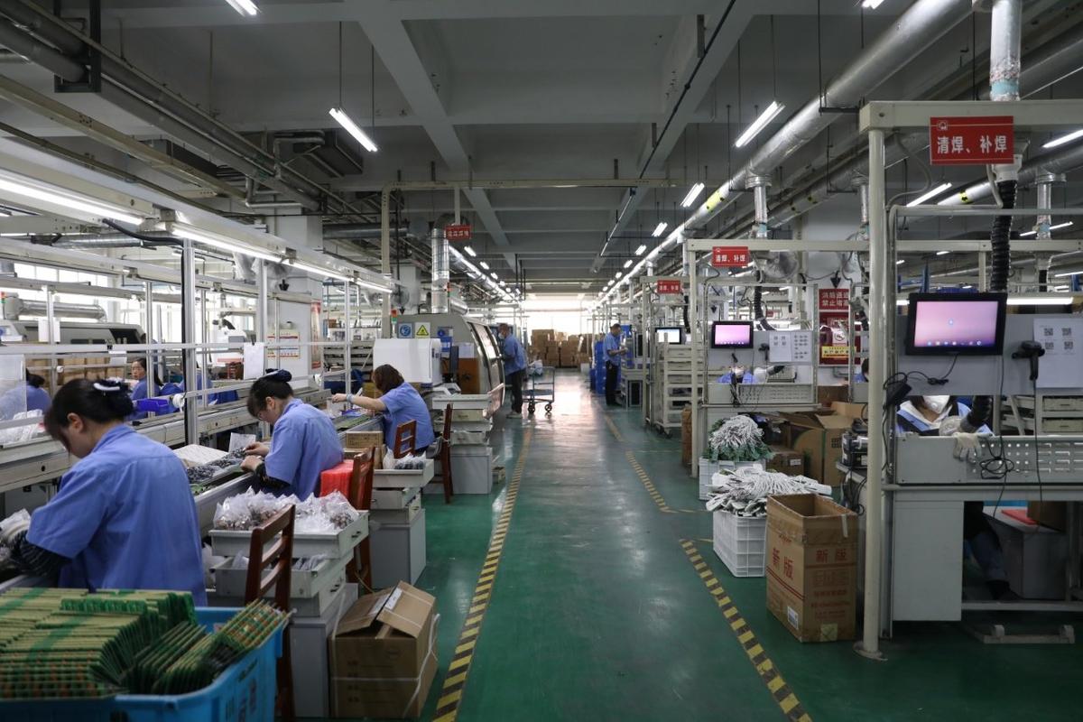 改造前传统制造固定产线车间场景