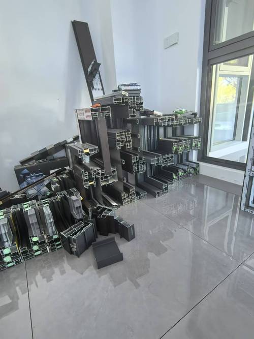 实体店铝合金门窗样品安装展示