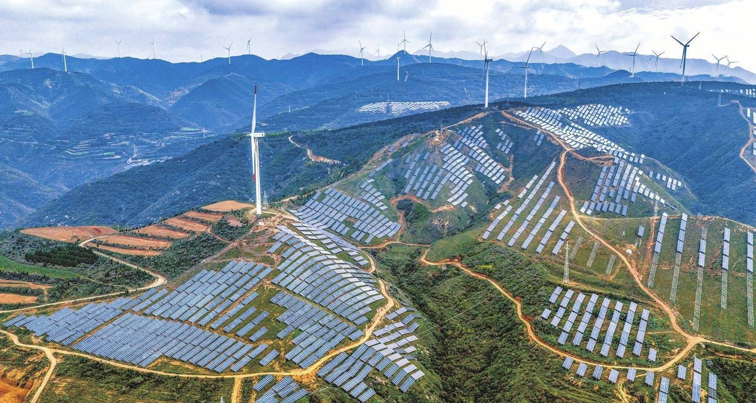 北方山地混合风电光伏新能源电站实景