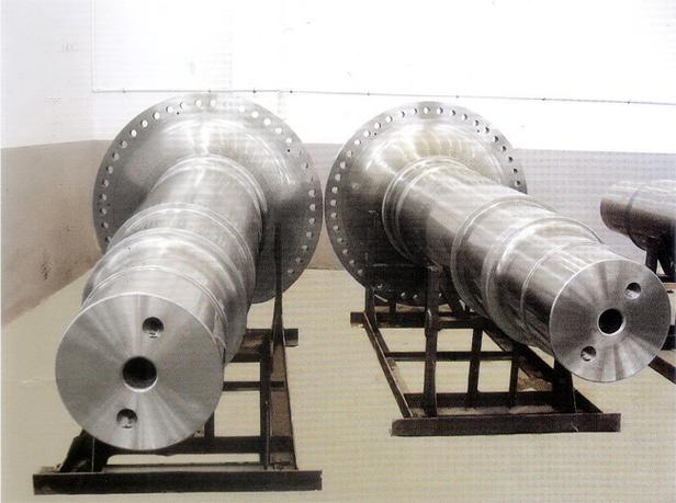 数控重型车铣复合加工完成的12MW风电主轴成品