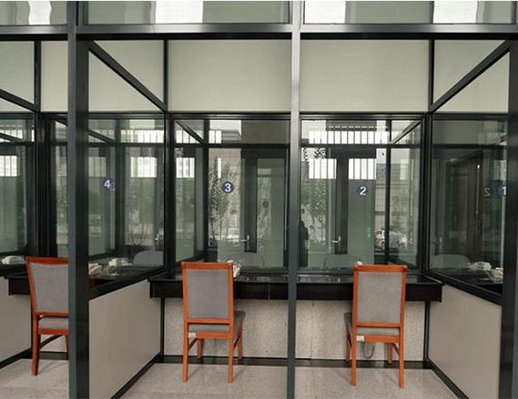 看守所律师会见室玻璃隔断实景