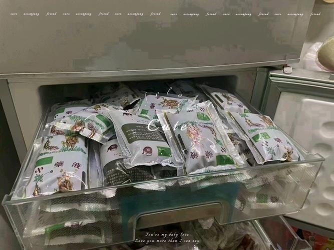 草本干料密封罐放入冰箱冷藏室实拍