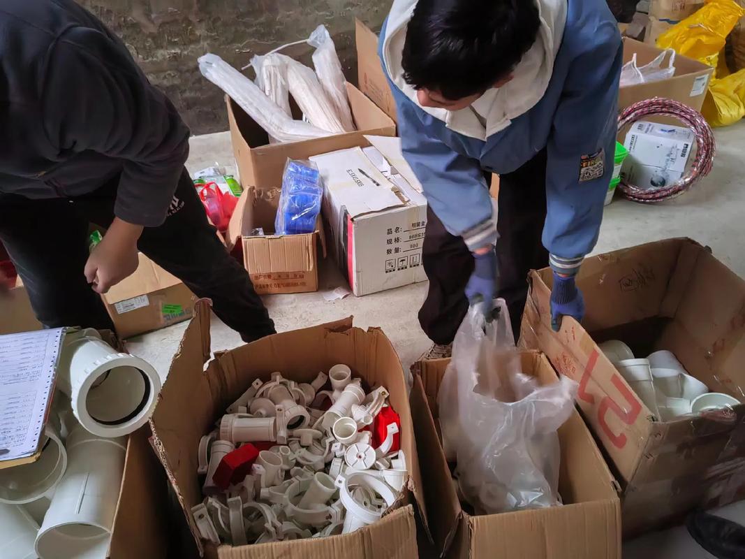 装修绿色供应链统一配送材料装车现场