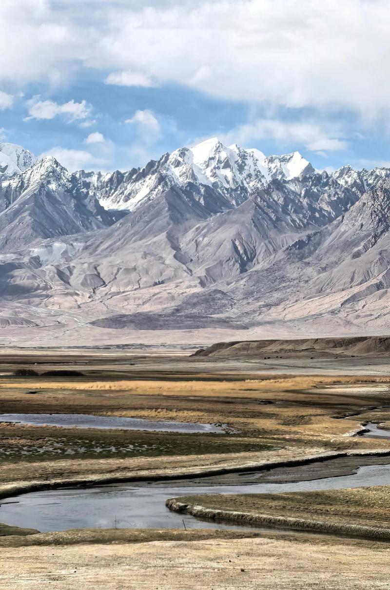 帕米尔高原慕士塔格峰风景