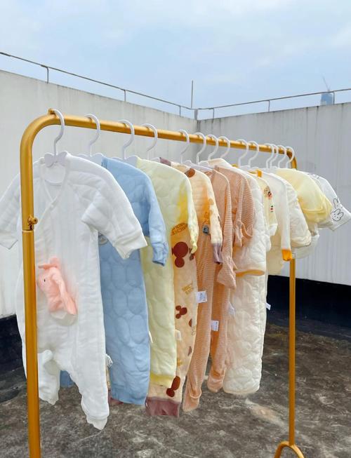 幼儿入园新衣物水洗晾晒步骤图