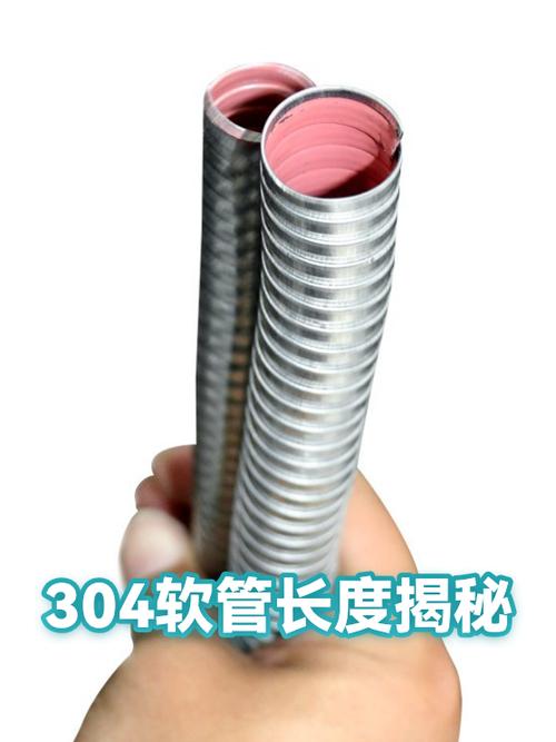 工业软管弯曲半径不当导致管体折裂的对比图