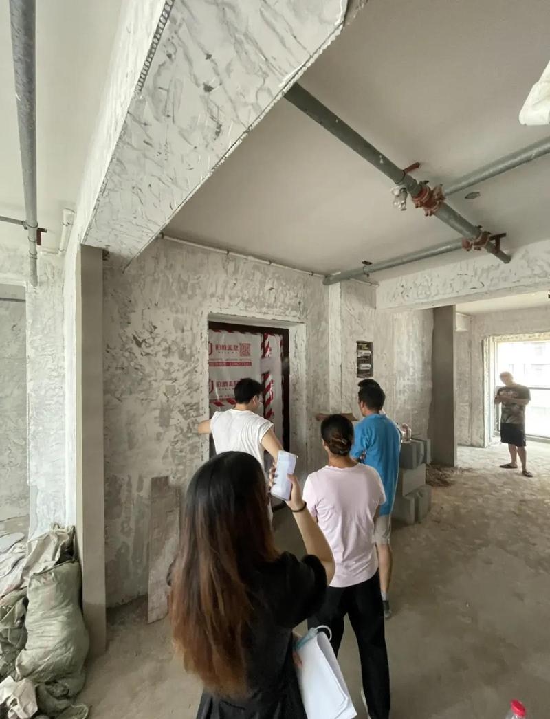 装修施工队常见问题解答：资深工长整理的落地干货