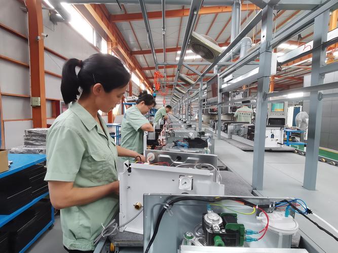 工业级家用供暖壁挂炉核心部件生产车间图