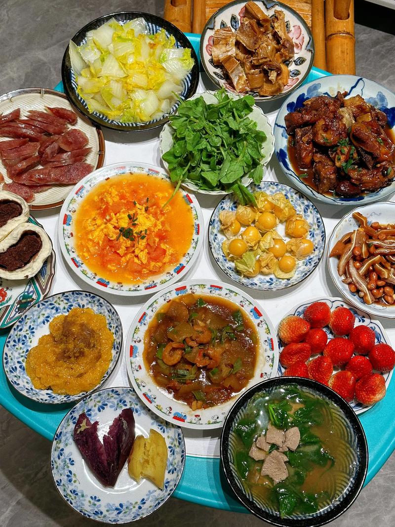 家常餐桌多种发酵食材组合实拍