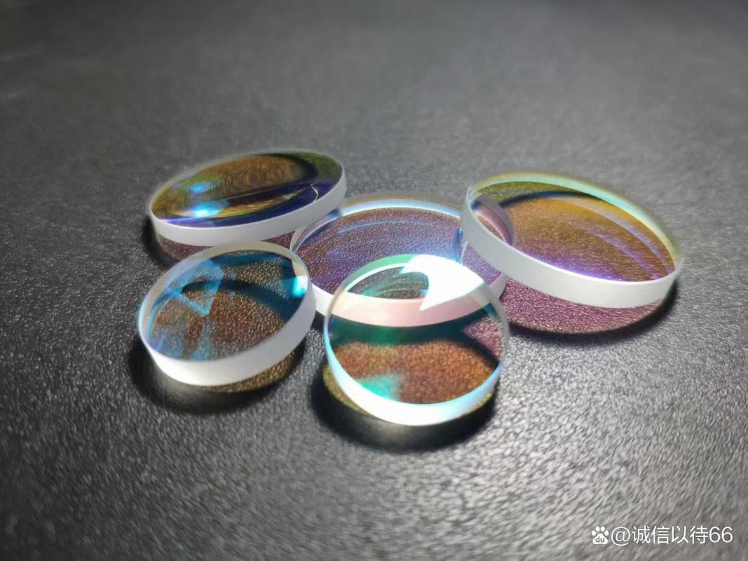 沾了大量飞溅的激光焊接保护镜片实拍