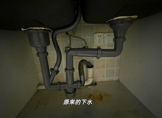 厨房水槽下垃圾处理器安装空间示意图