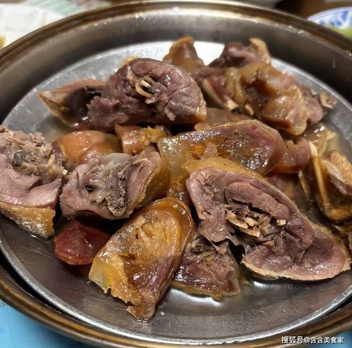 池州传统做法蒸好的阮桥板鸭切盘