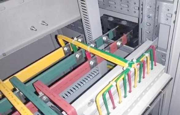 低压配电柜内部铜排镀锡层氧化脱落对比图