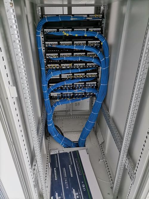 传统工业网络多网分离布线实景图