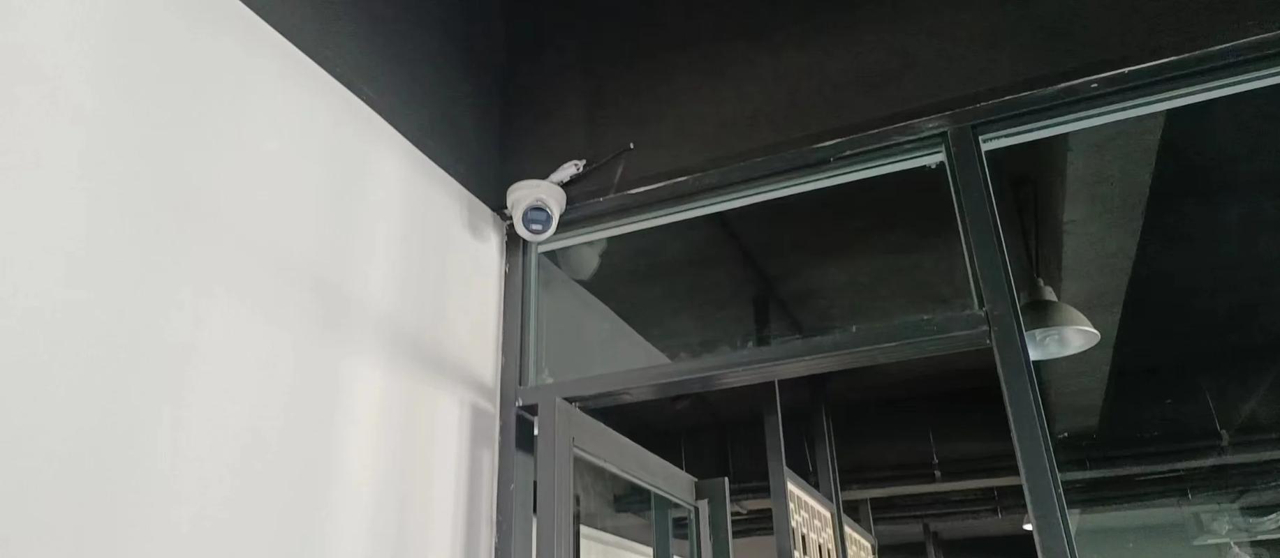 老旧小区地下车库智慧安防摄像头测试现场图