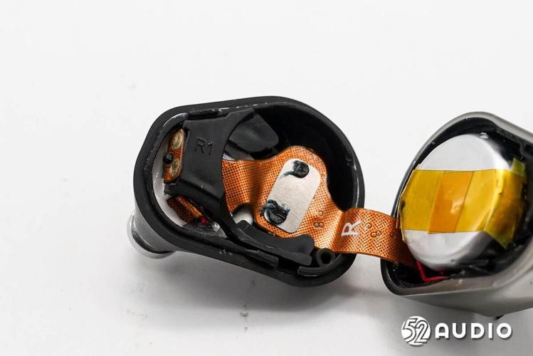 主动降噪耳机声学结构拆解图