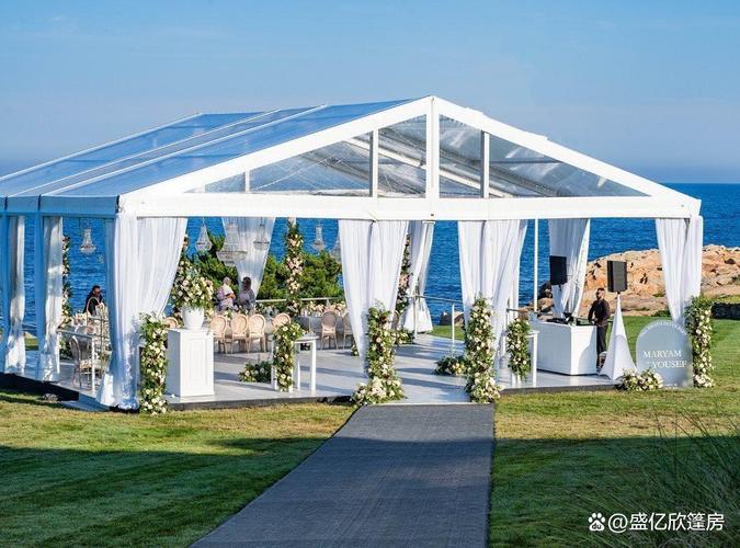 草坪婚礼雨天透明帐篷应急方案布置